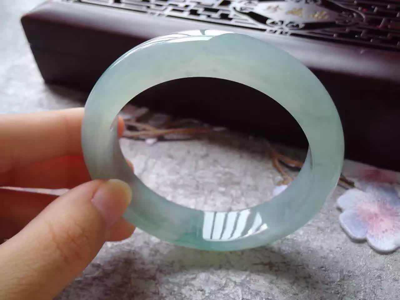 这是第10张天然翡翠玉石，和田玉，琥珀蜜蜡厂家招代理的货源图片