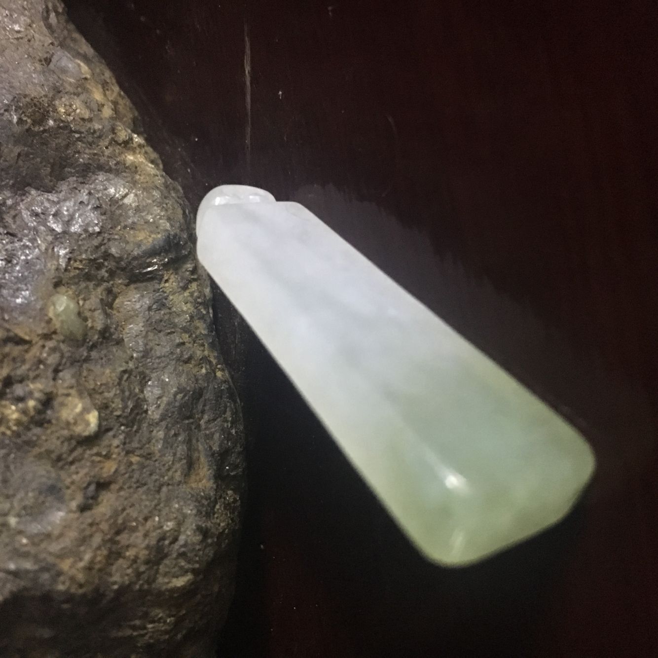 这是第5张天然A货翡翠，原石，工厂直销带证书的货源图片