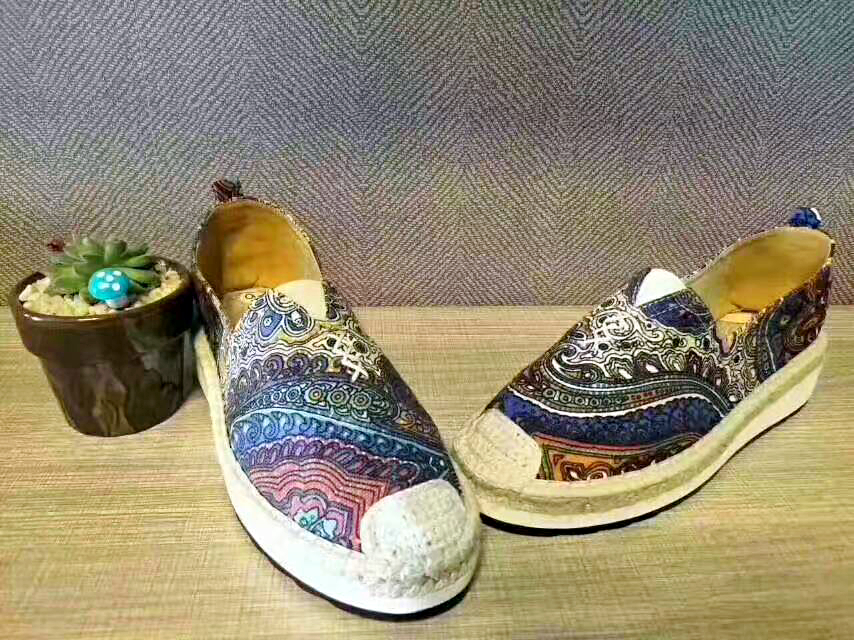 这是第1张甘谷雅路人纯手工麻鞋手工布鞋麻鞋的货源图片